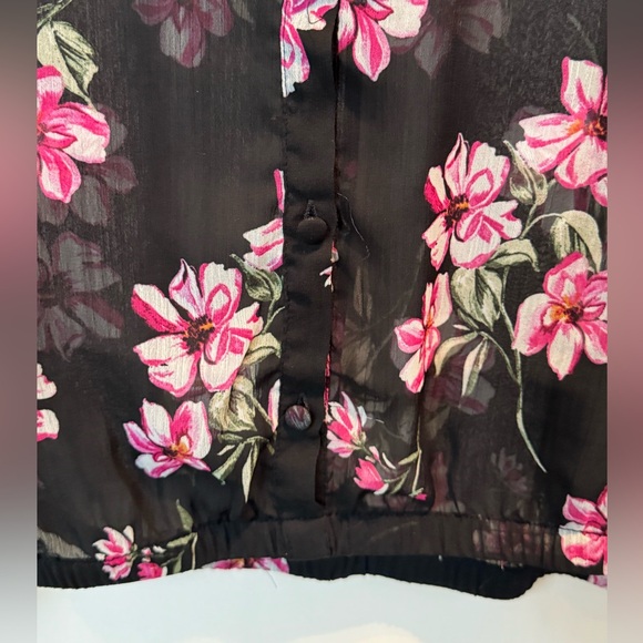 EUC TORRID Black Floral Bubble Hem Chiffon Blouse Plus Size 4 Short Sleeve Top - Picture 5 of 6